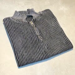 POLO "GREY" CON CIERRE (M/L)